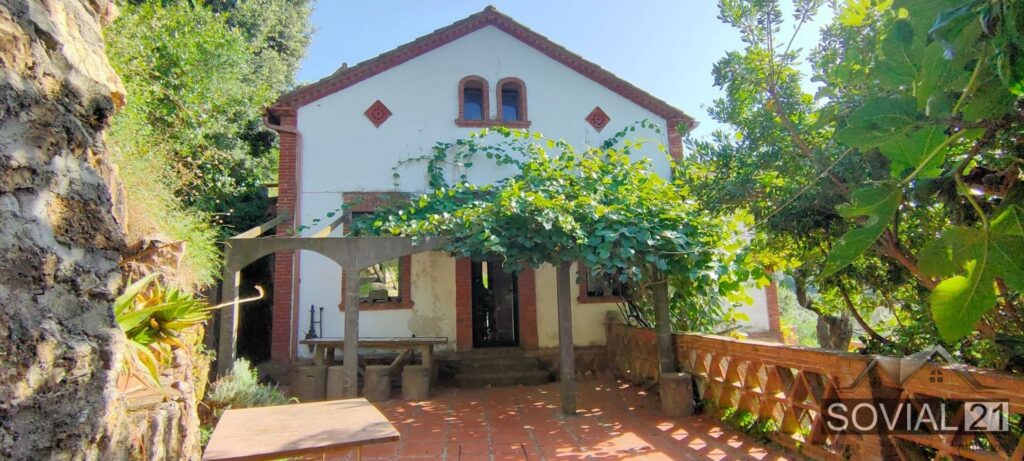 Casa de estilo rústico en Mas Guimbau, Vallvidrera.